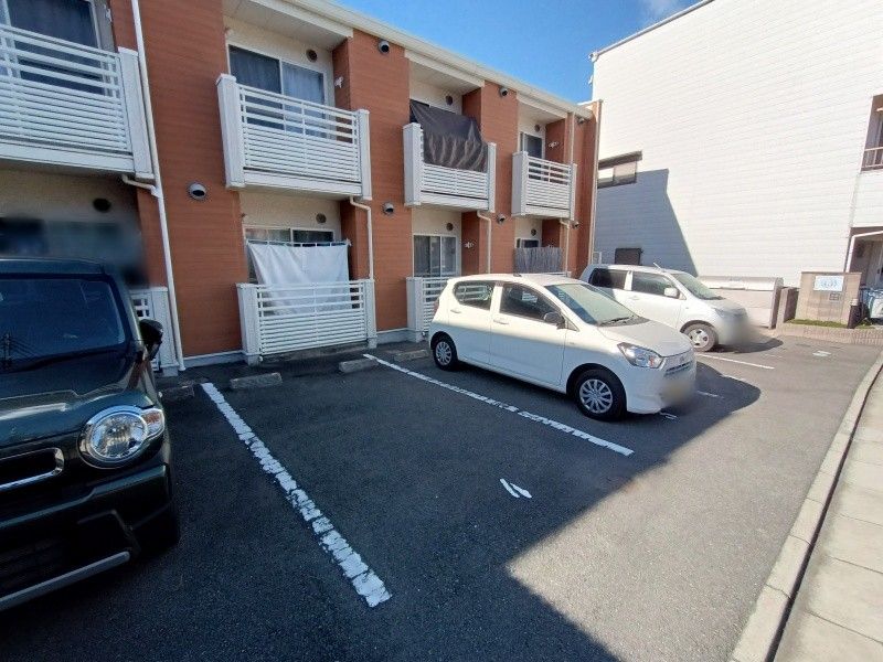 レオネクストウッド 駐車場