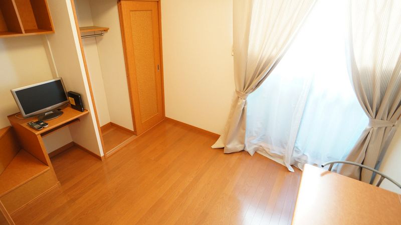 レオパレスＦｕｍｉｎ 居間
