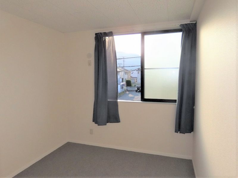 レオパレストゥロイメ 寝室