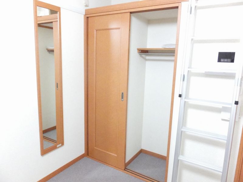 レオパレスプロミネンス 収納
