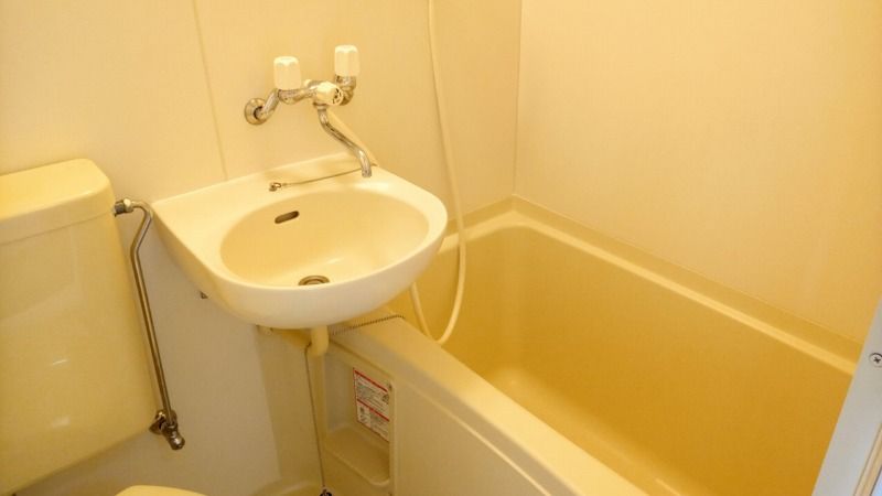 レオパレスサンクレール小戸 風呂