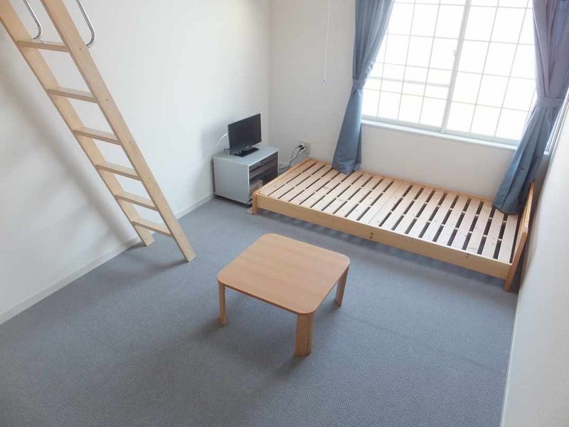 レオパレスばうはうす岡本 居間