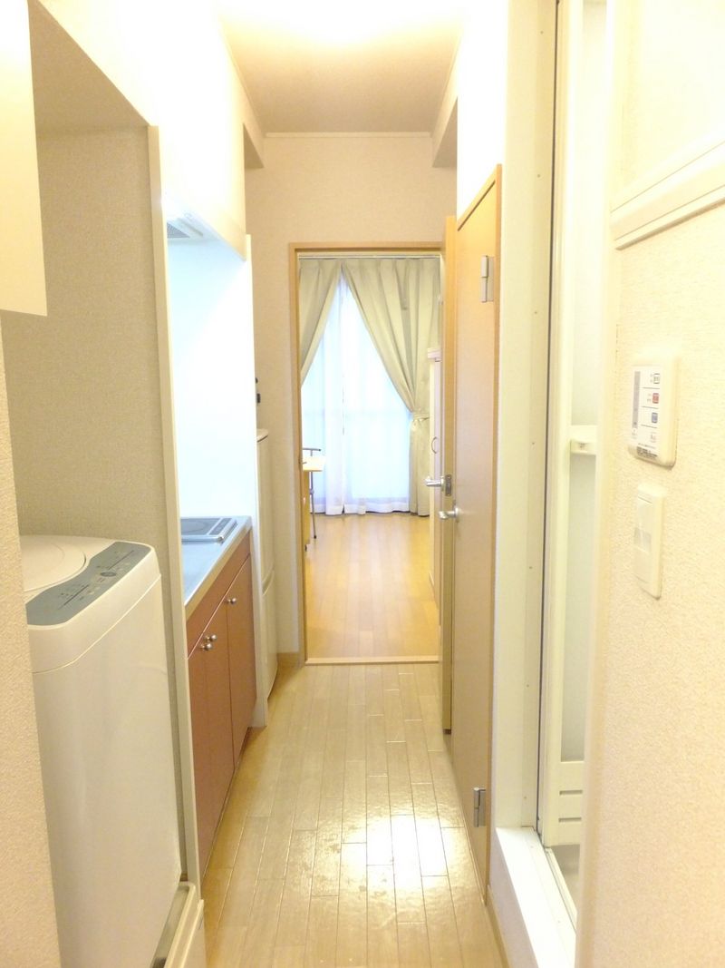 レオパレスグランデーム幕張 玄関