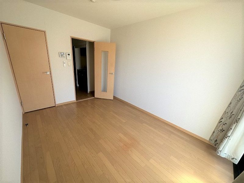 レオパレスプランドール鶴見 居間