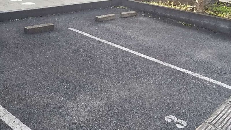 レオパレスリッツ 駐車場