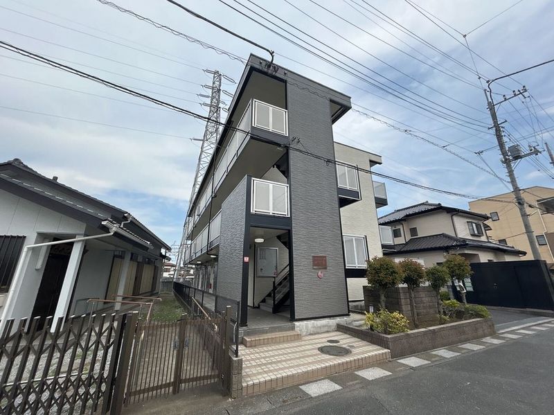 レオパレスエリーズ 外観