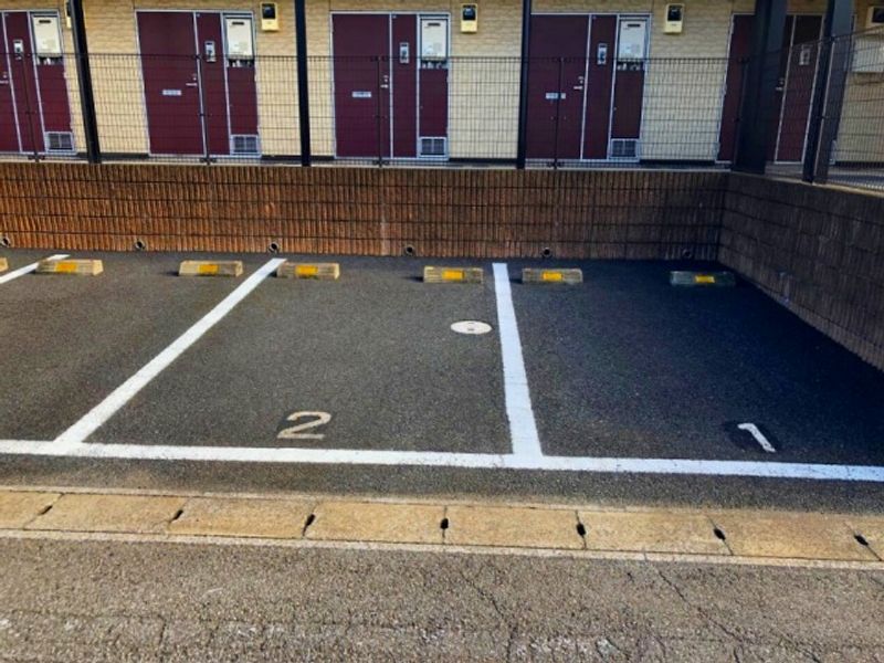 レオパレスシャンブル参番館 駐車場
