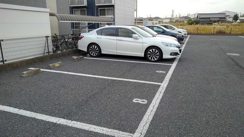 レオパレスエスペランサⅢ 駐車場