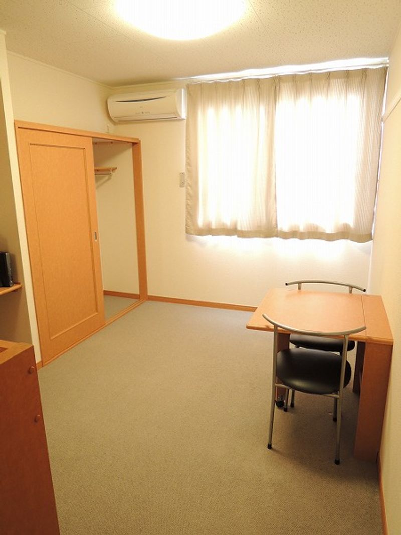 レオパレスあるかんしぇる 収納