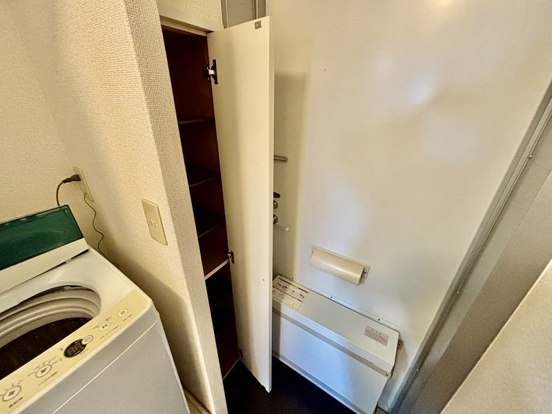 レオパレス緑嶺 玄関