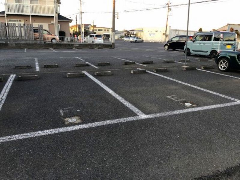 レオパレスモンテクリスト 駐車場