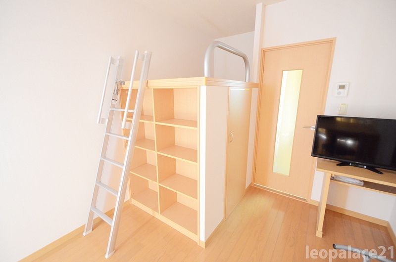 レオパレス見付山 収納