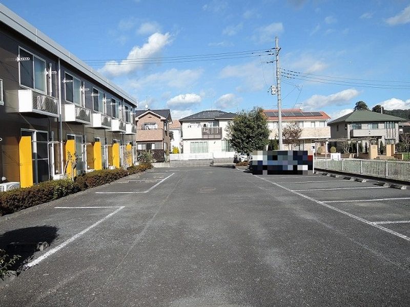 レオパレスリベロ 駐車場