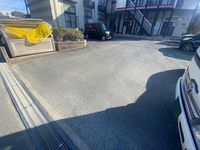 レオパレスグランパルク 駐車場