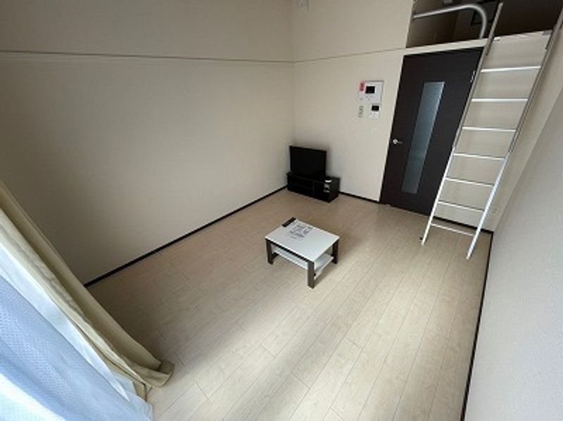 クレイノディン　カント 居間