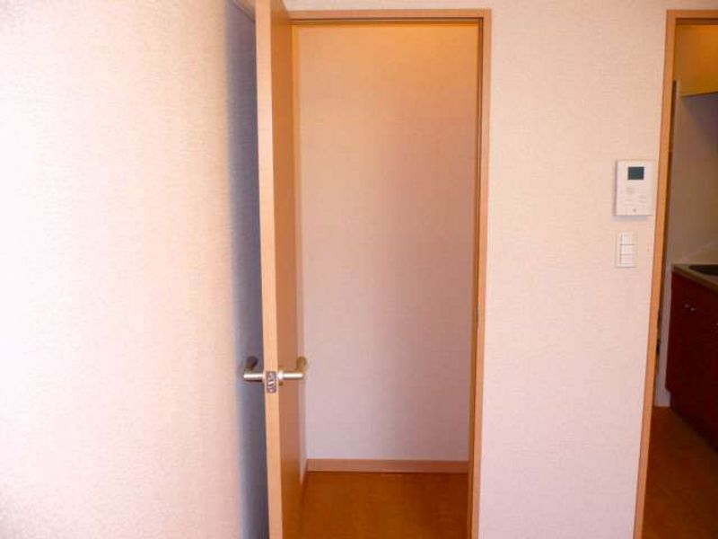 レオパレススペランサ明花 収納