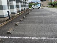 レオパレスペアグレイス 駐車場