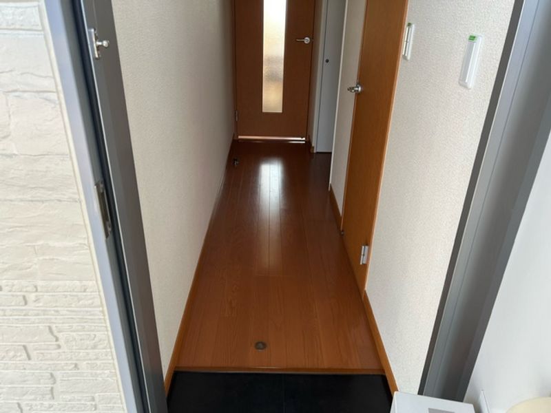 レオパレス国母 玄関