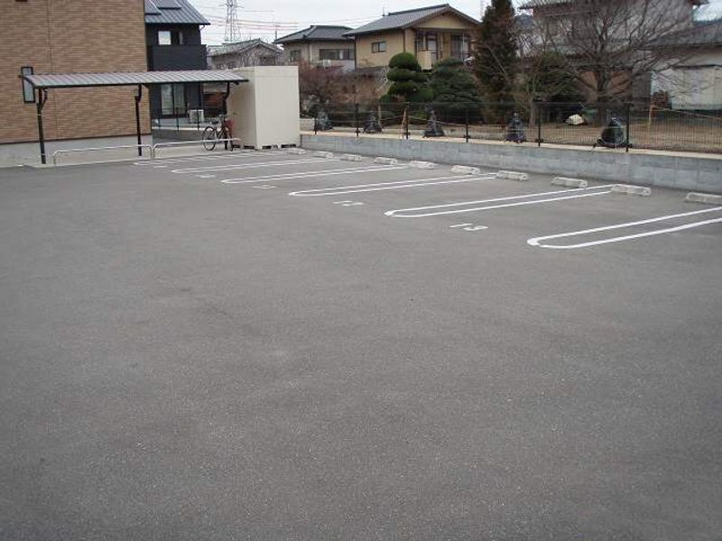 レオネクスト一陽Ⅱ 駐車場