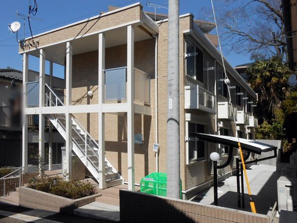 レオパレスメンターズハウス 外観