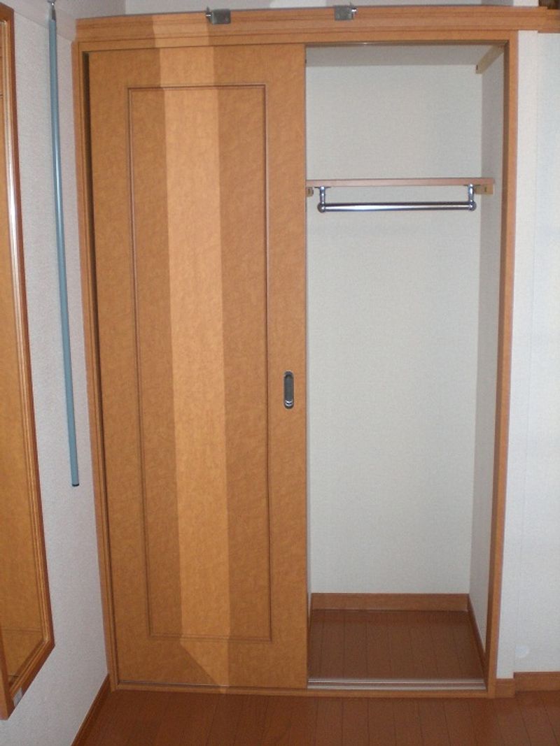 レオパレスノワール 収納