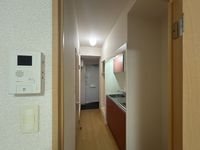 レオパレスしろがね 玄関
