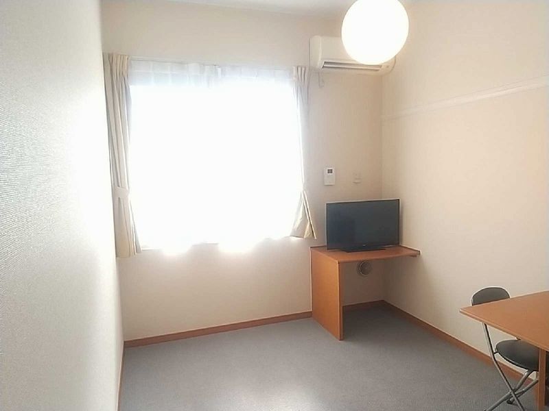 レオパレスルキア 居間