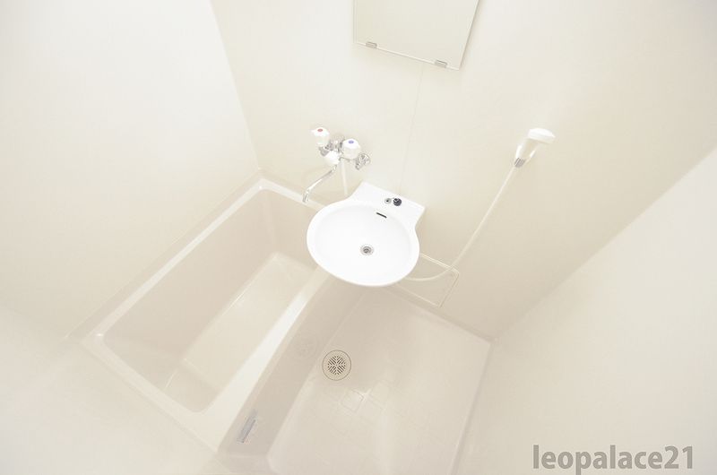 レオパレスサークル 風呂