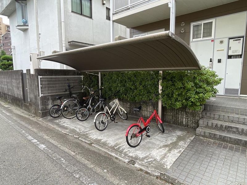 レオパレス向之芝 共用部分