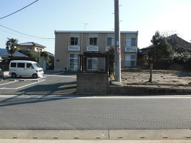 レオパレス山川東 外観