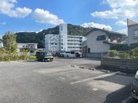 レオパレス港 駐車場