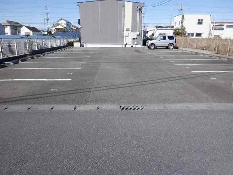 レオパレスプラージュ 駐車場