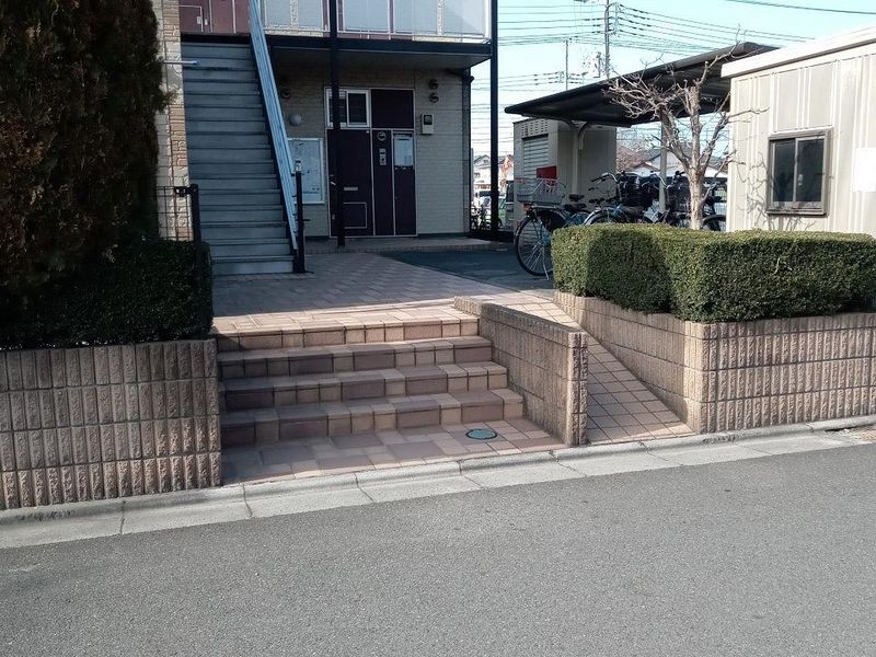 レオパレスイースト エントランス