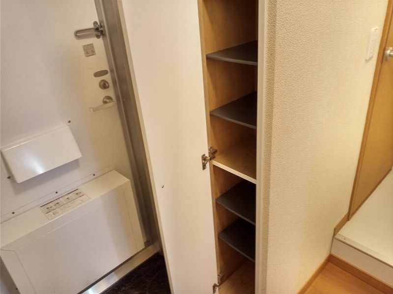 レオパレスウェル 収納