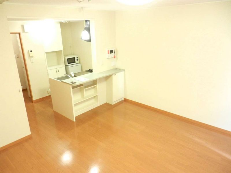 レオパレスウォームコーポ深阪 居間