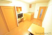 レオパレス塩屋 居間