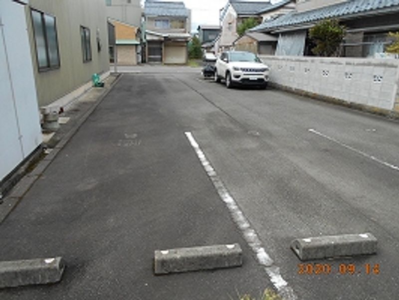 レオパレスコンシェレントＦ 駐車場