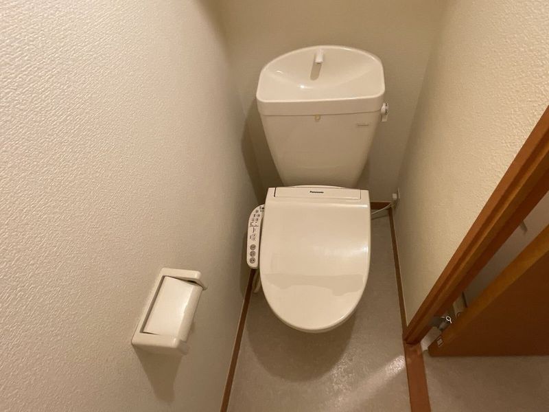レオパレス伊島町２丁目 トイレ