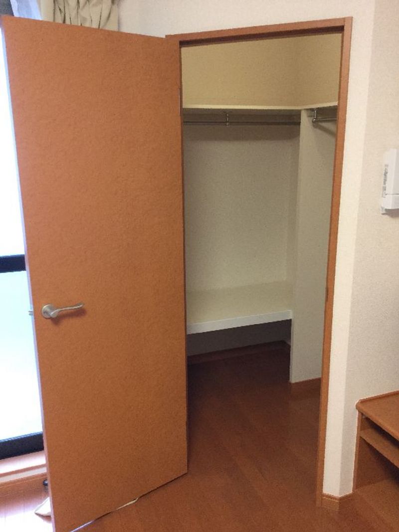 レオパレスベンデュール 収納