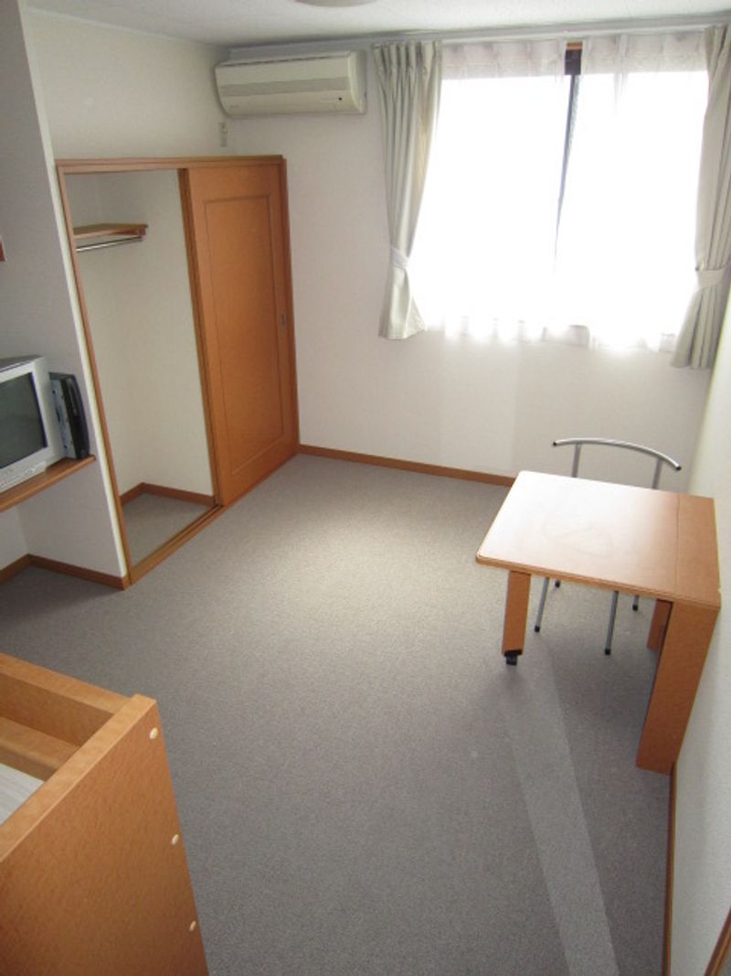 レオパレスソレーユ 寝室