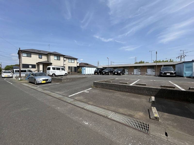レオパレススプリングＢ 駐車場