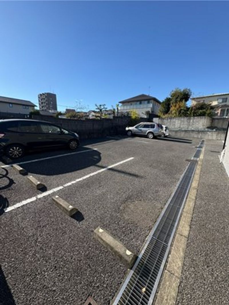 レオパレス柿ノ木 駐車場