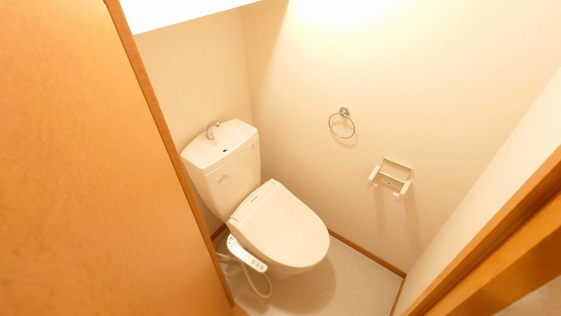 レオパレスエクレール トイレ