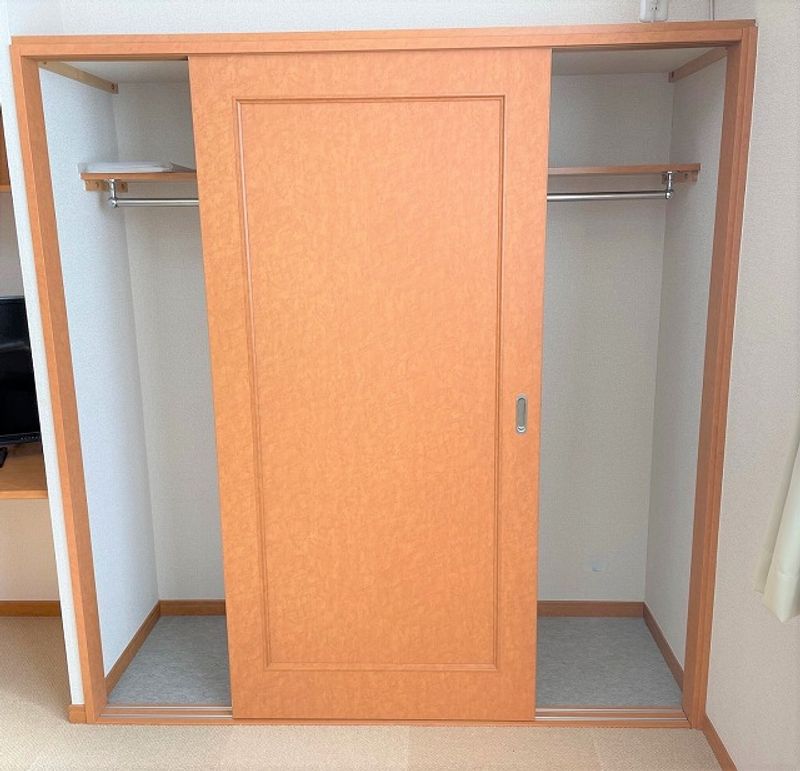 レオパレスサンロード 収納
