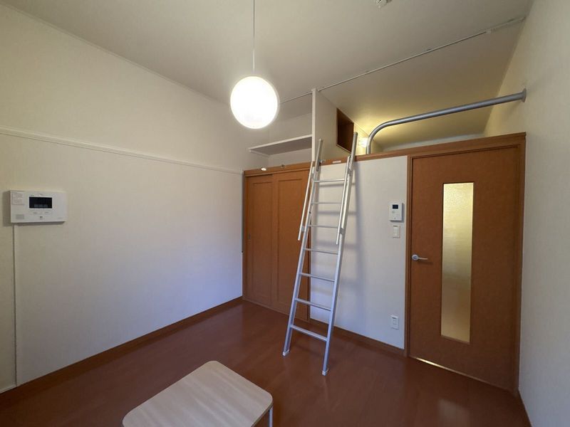 レオパレスフォレスタ 居間