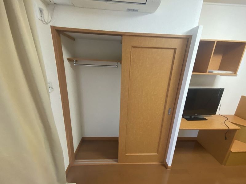レオパレス鴻の巣 収納