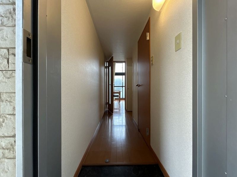 レオパレスカンタービレ 玄関