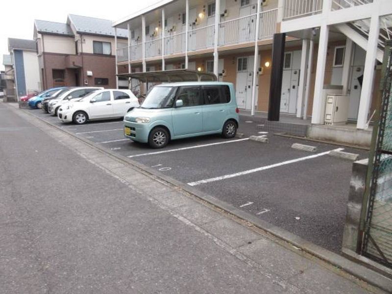 レオパレスＳＵＮ 駐車場