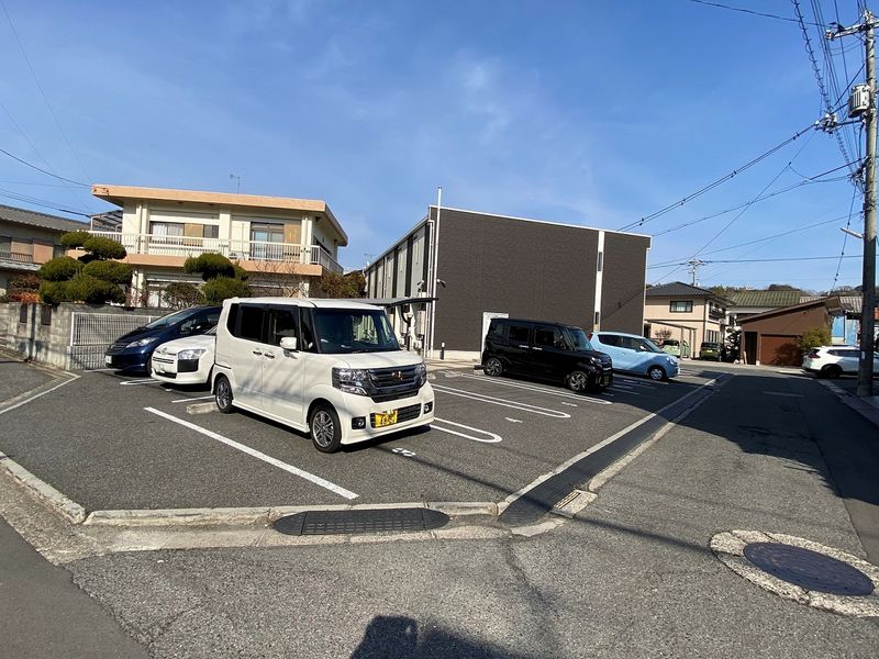 レオネクストしまなみⅡ 駐車場