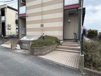 レオパレスシャルム エントランス